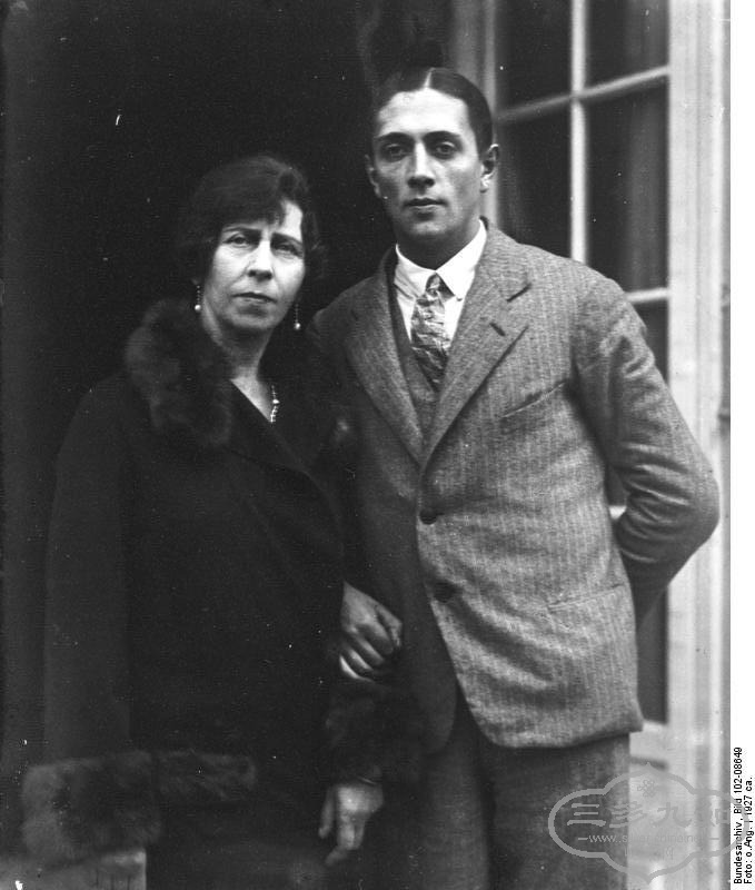 Viktoria_Zoubkoff.jpg