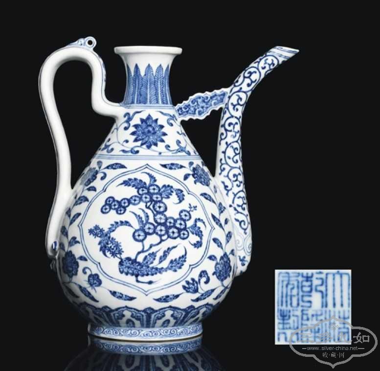porcelain ewer-1.jpg