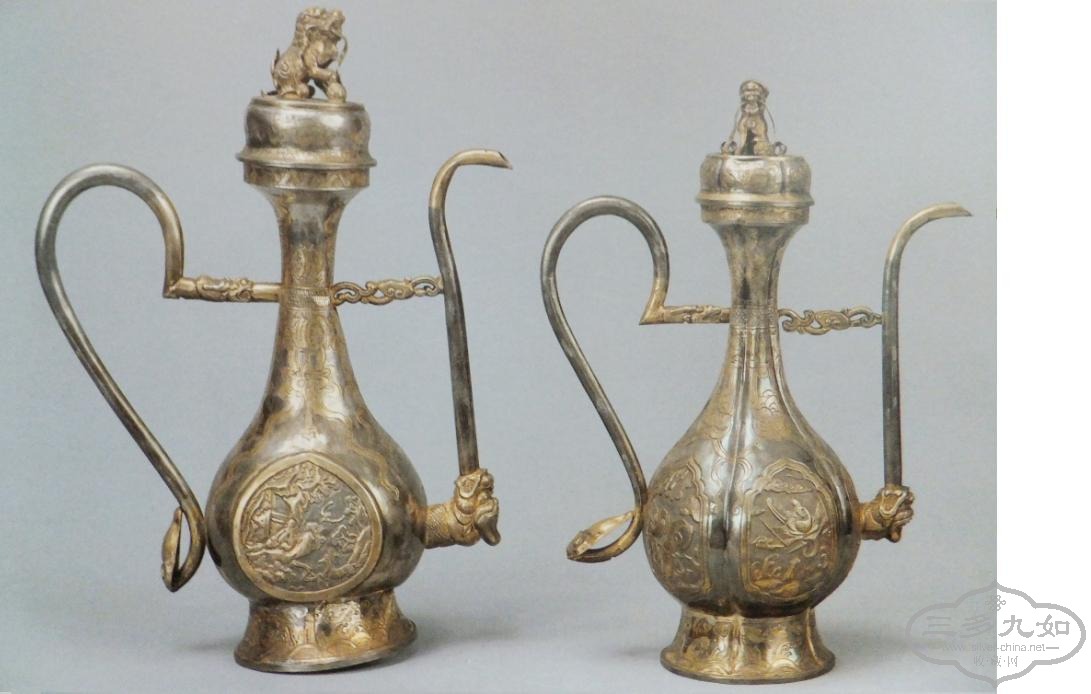 Catherine the Great Chinese ewers in pair.JPG