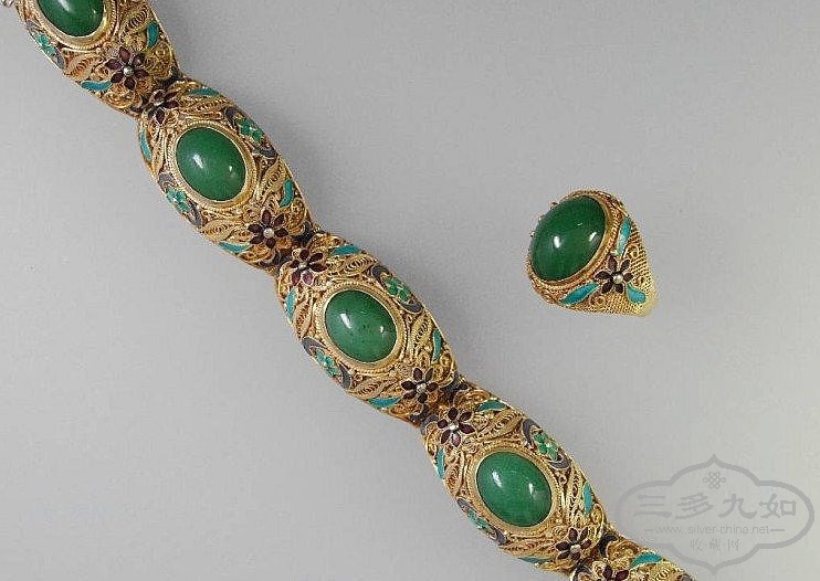 bracelet-a.jpg