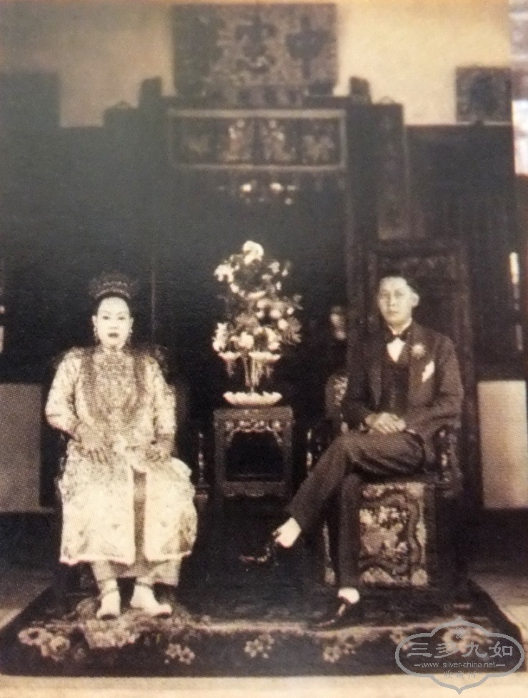 Pinang Peranakan Mansion couple 2.JPG