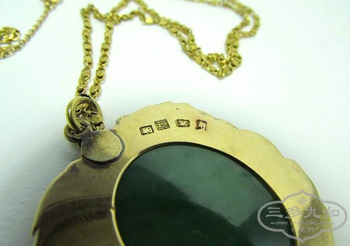 jadeite pendant in gold chain 3.jpg