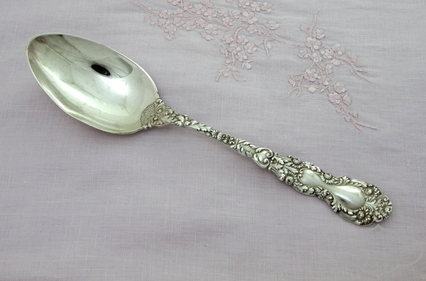 chrysanthemum serving spoon 2400.JPG