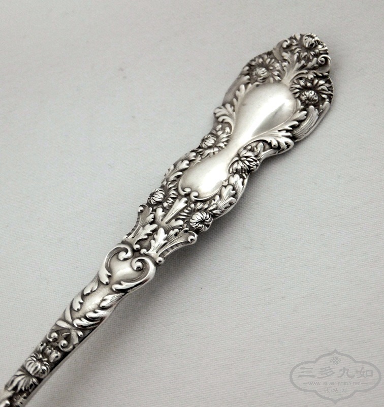 chrysanthemum serving spoon 7623.JPG