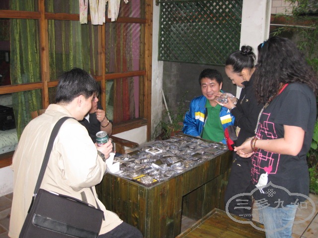 Ƭ 190.jpg